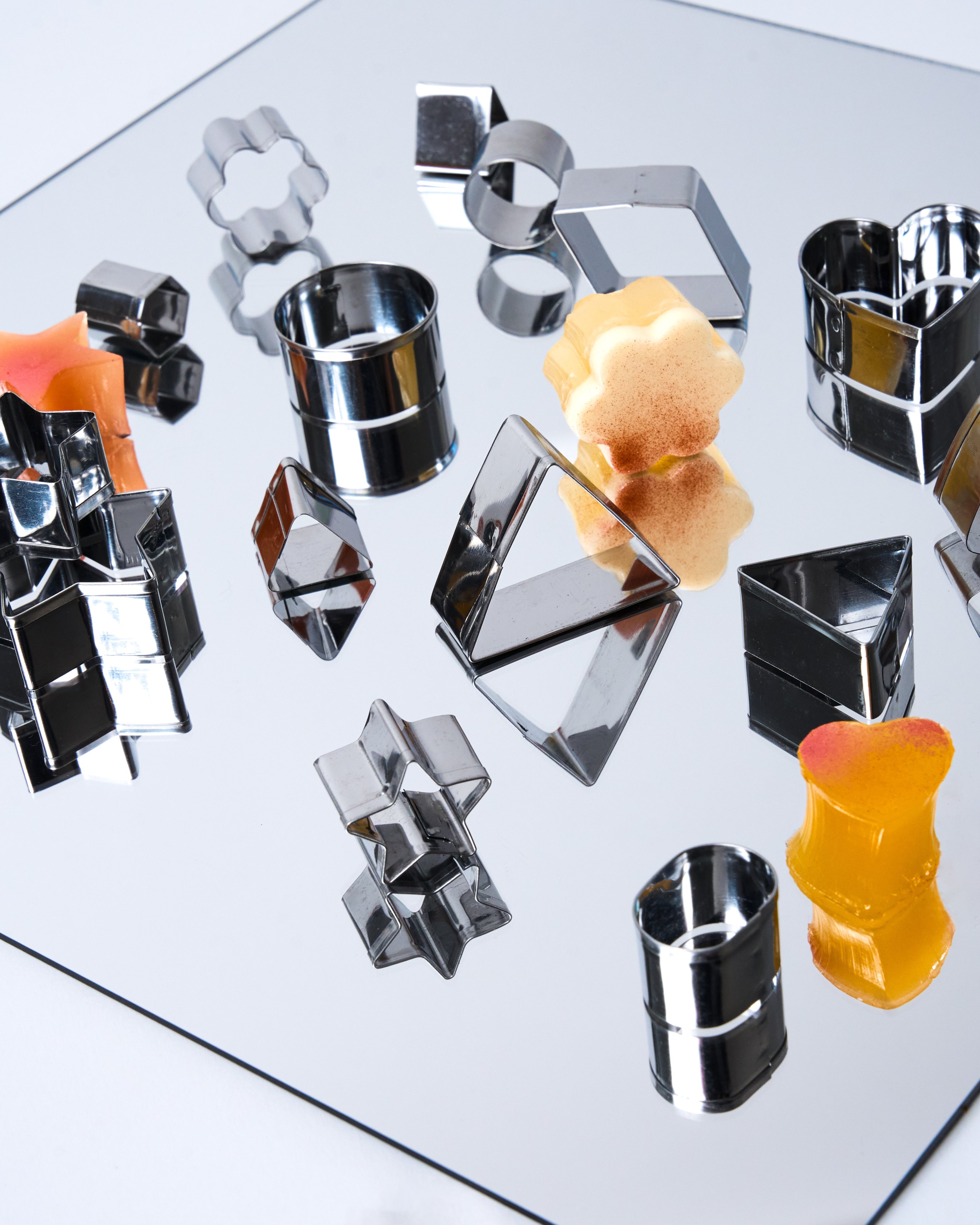 USING COOKIE CUTTERS WITH GELÉE